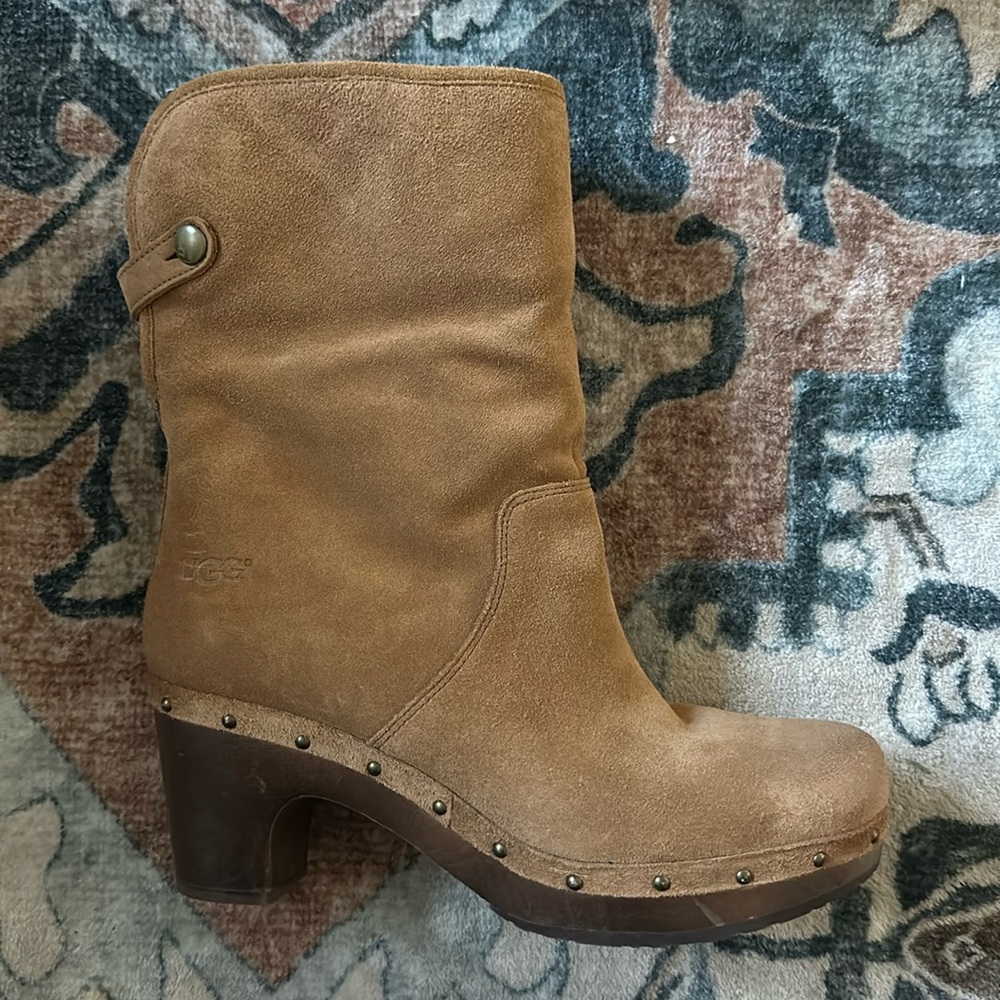 Size 8 Shearling UGG fold over boot